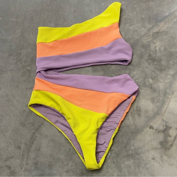 New! Beach Riot Joyce Color Block Striped Cutout One Piece Swimsuit 24023 - Picture 8 of 13